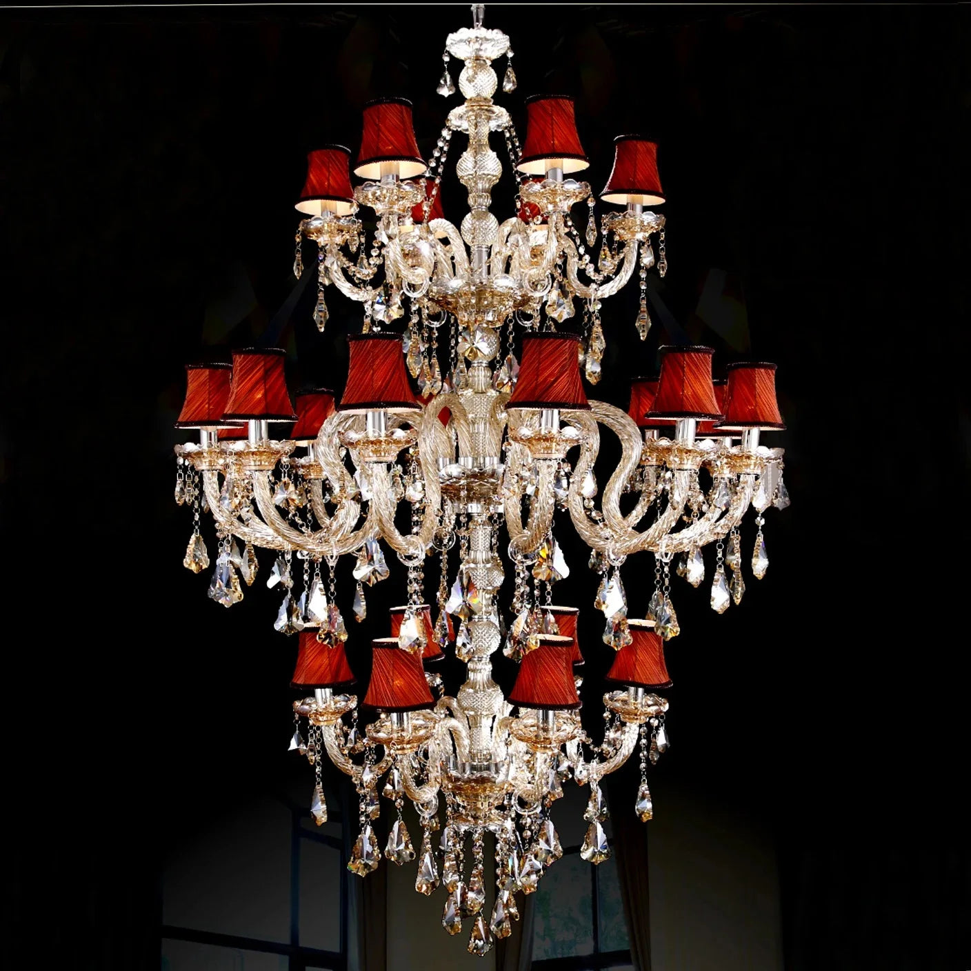 Lustre baroque en cristal avec accents modernes pour escaliers